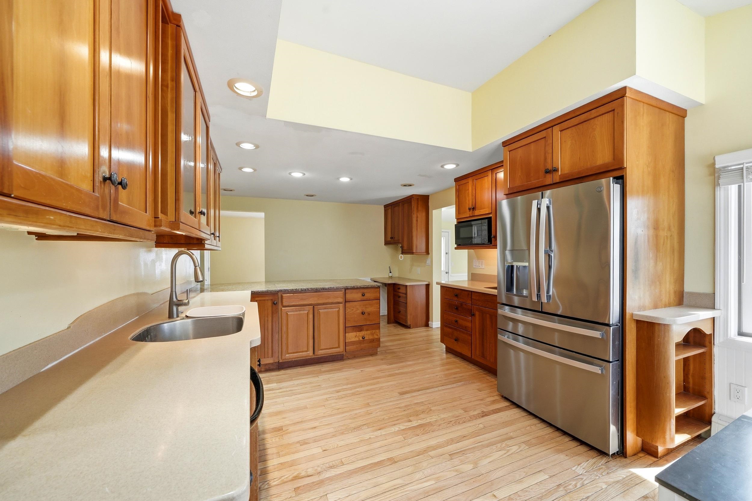 243 Winnacunnet Road Hampton, NH 03842 - Photo 8 of 41