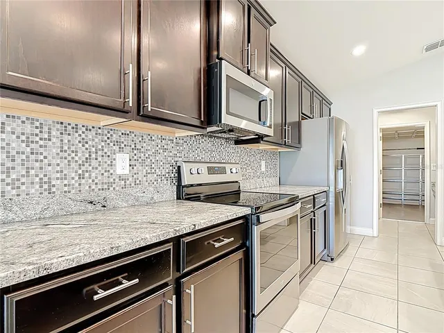 $329,999 | 154 Eloise Oaks Drive, Winter Haven, FL 33884