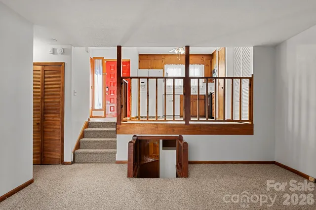 a view of entryway with workspace