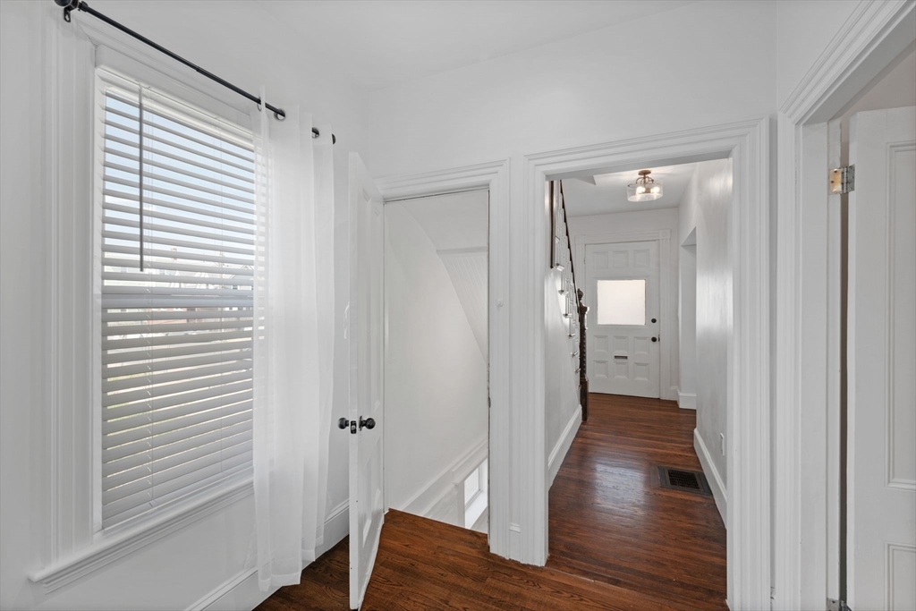 8 Chestnut Street Lynn, MA 01902 - Photo 24 of 39