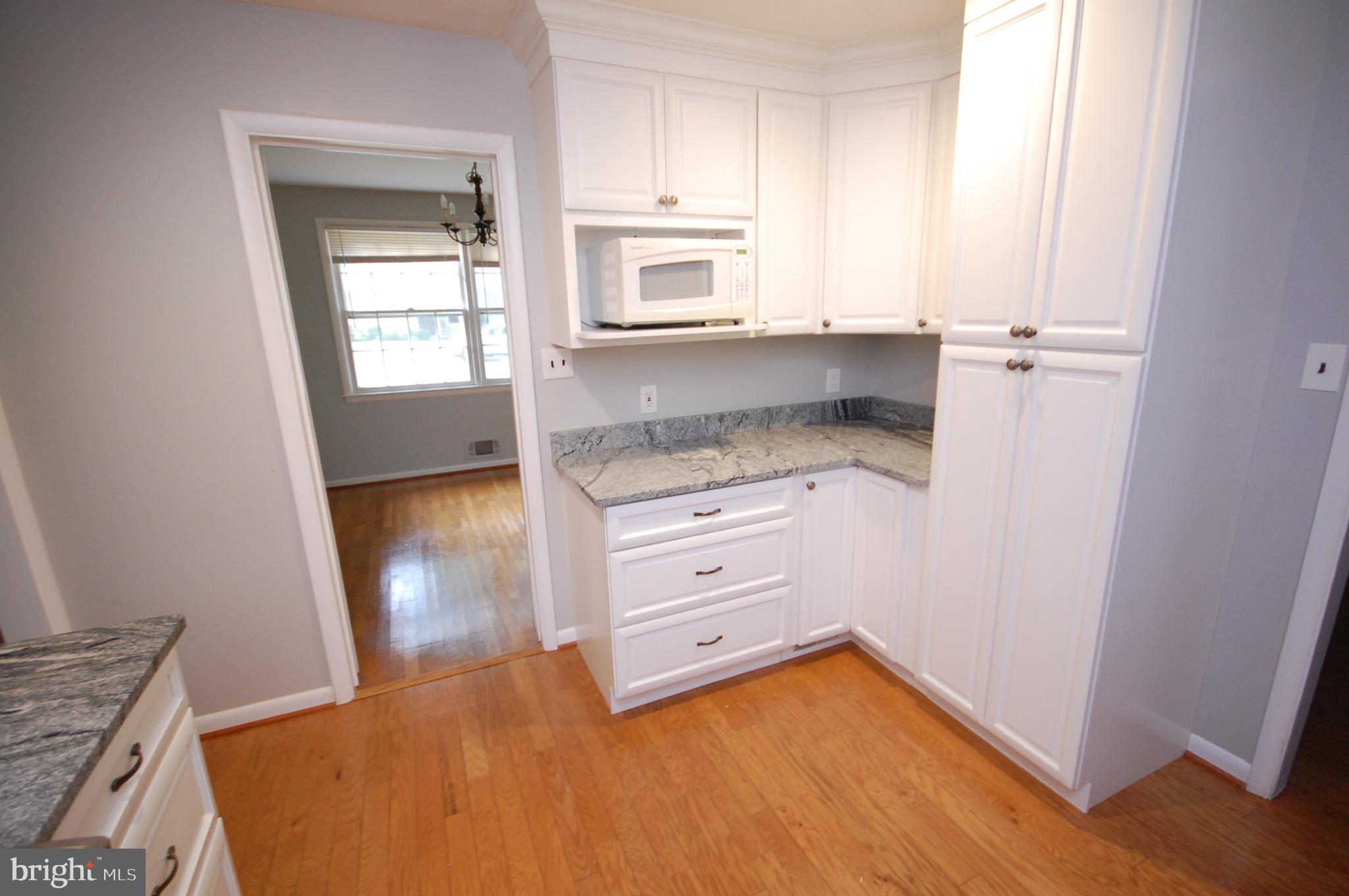 10107 Cavalry Drive Fairfax, VA 22030 - Photo 5 of 26