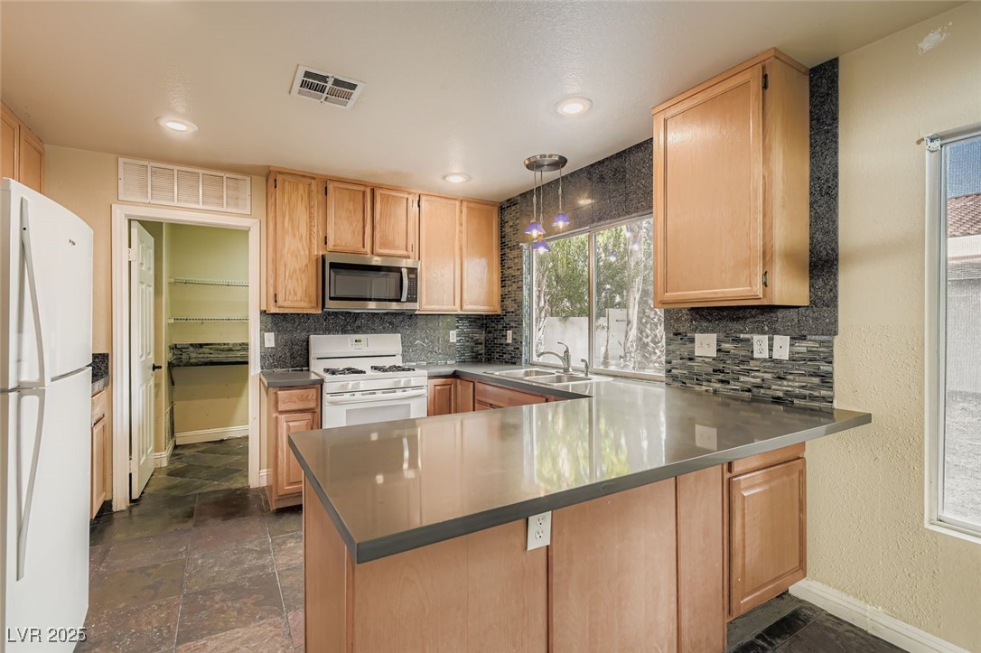 2670 Ridgewater Circle Henderson, NV 89074 - Photo 6 of 17