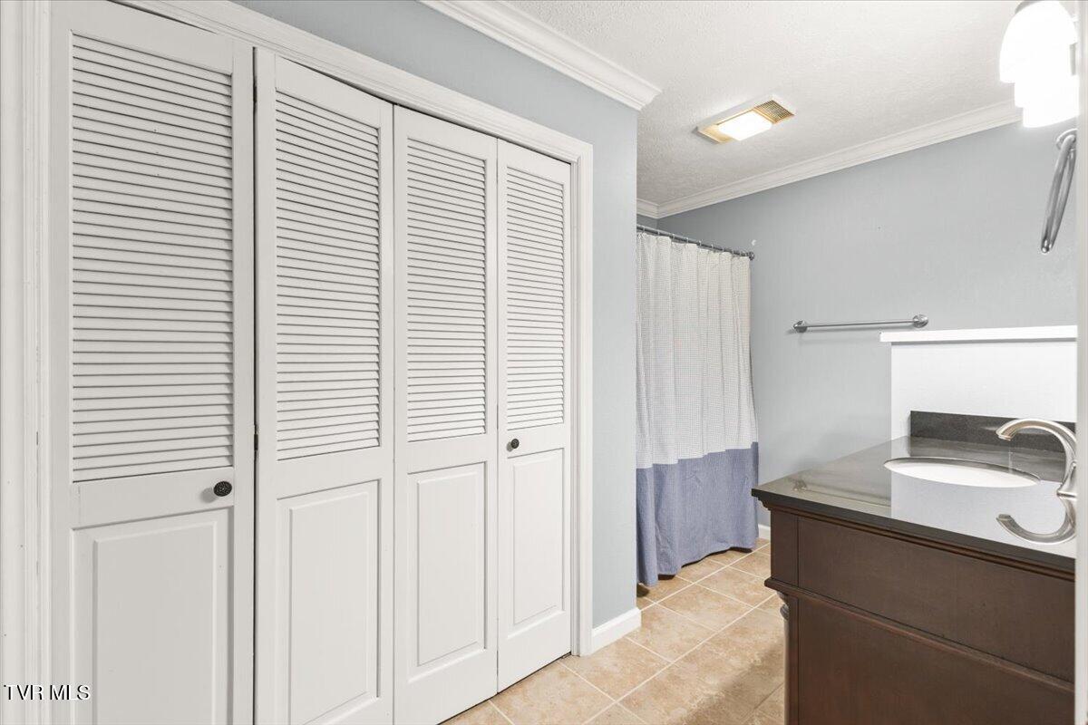 660 Fox Meadow Road, Unit 8 Elizabethton, TN 37643 - Photo 25 of 44 23-128A7418