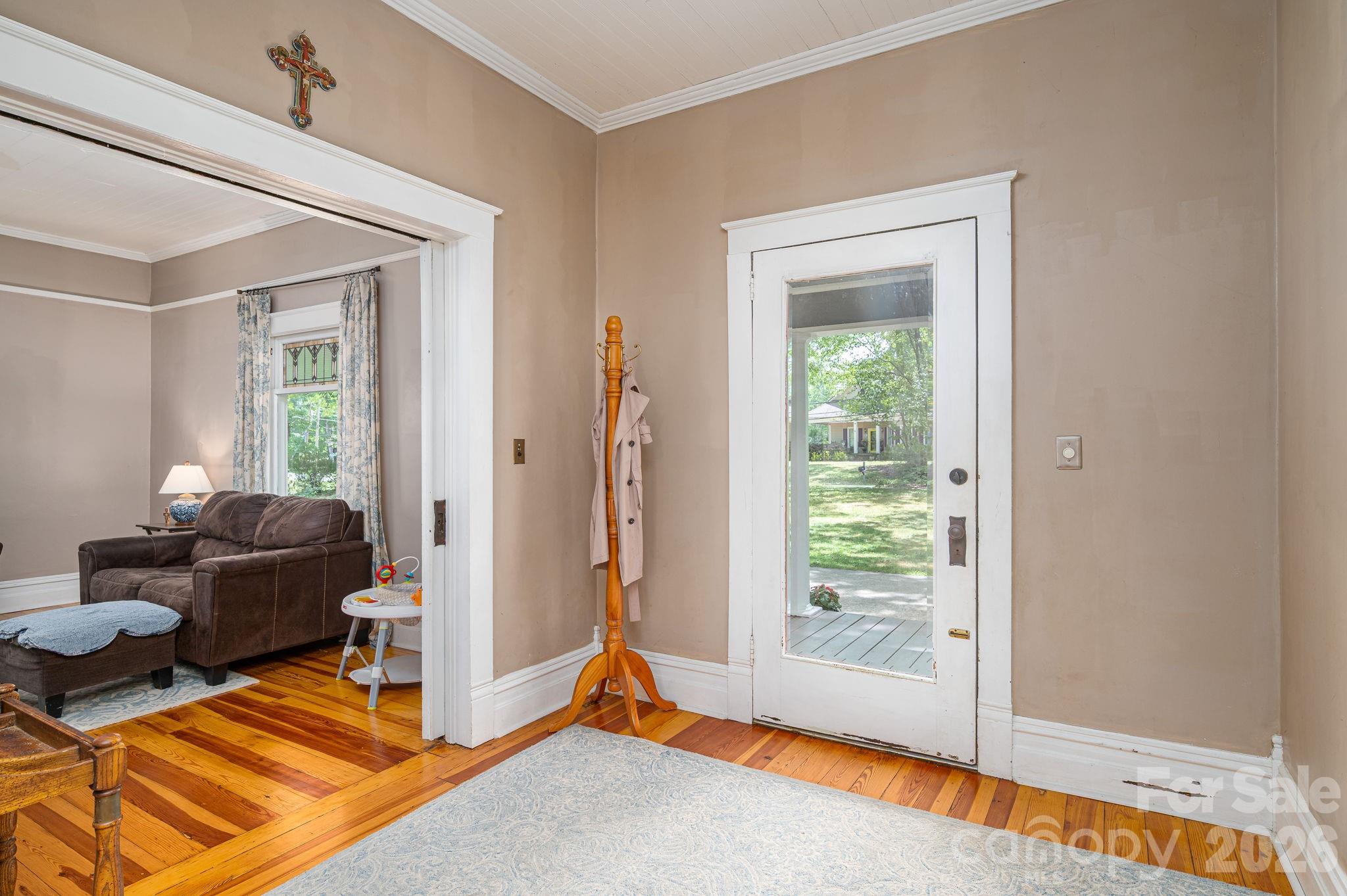 306 West Old Post Road Cherryville, NC 28021 - Photo 6 of 42 a living room with furniture gym equipment and a window