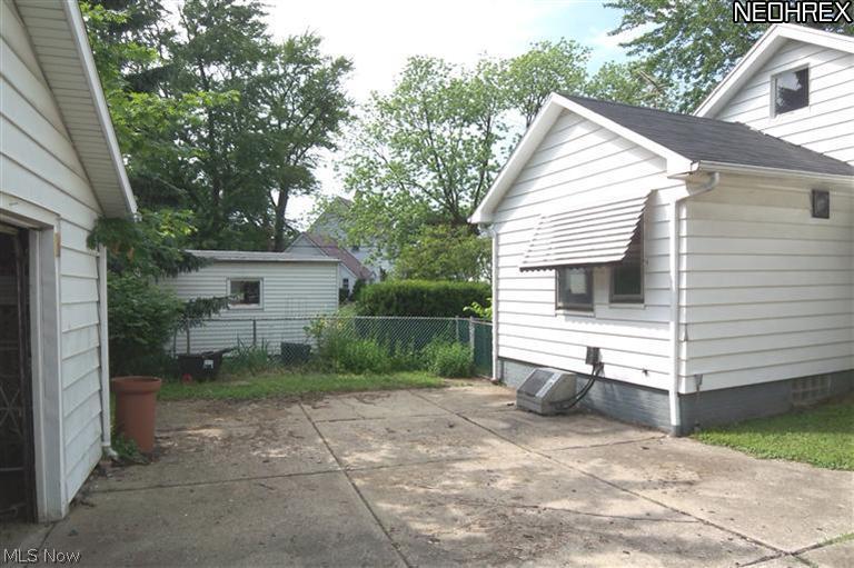 904 South Green Road South Euclid, OH 44121 - Photo 14 of 20
