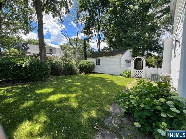 380 Chesterfield Street Ridgewood, NJ 07450 - Photo 3 of 23