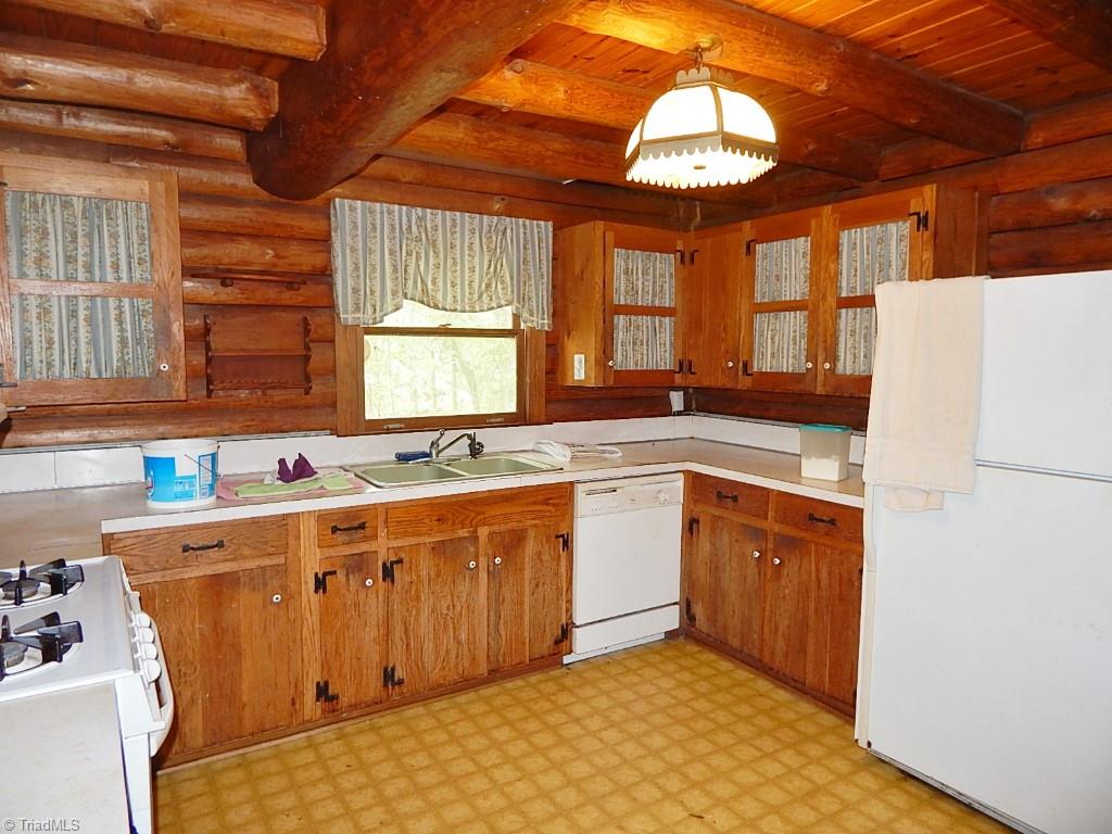 359 Hilton Road Stokesdale, NC 27357 - Photo 5 of 30 Kitchen
