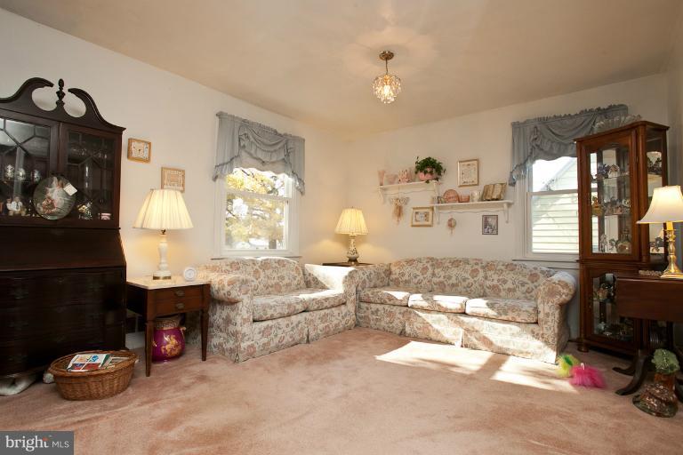 12413 Flack Street Silver Spring, MD 20906 - Photo 5 of 26 Living Room