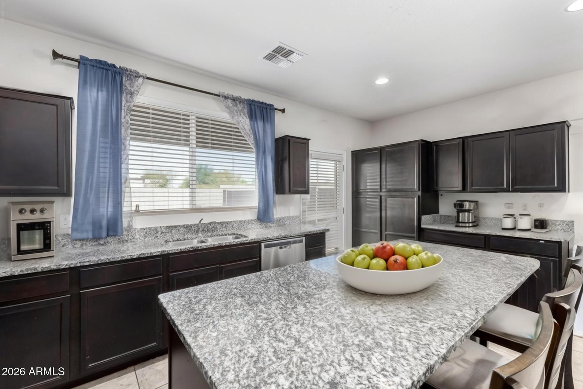 7832 West Payson Road Phoenix, AZ 85043 - Photo 4 of 11 69d83837141ee99792255d30