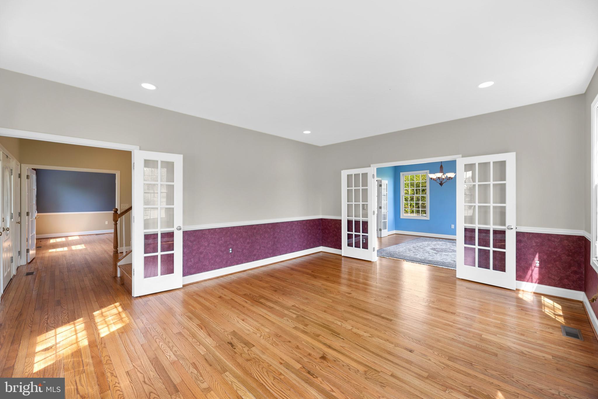 3913 Sharp Road Glenwood, MD 21738 - Photo 10 of 71 Living Room