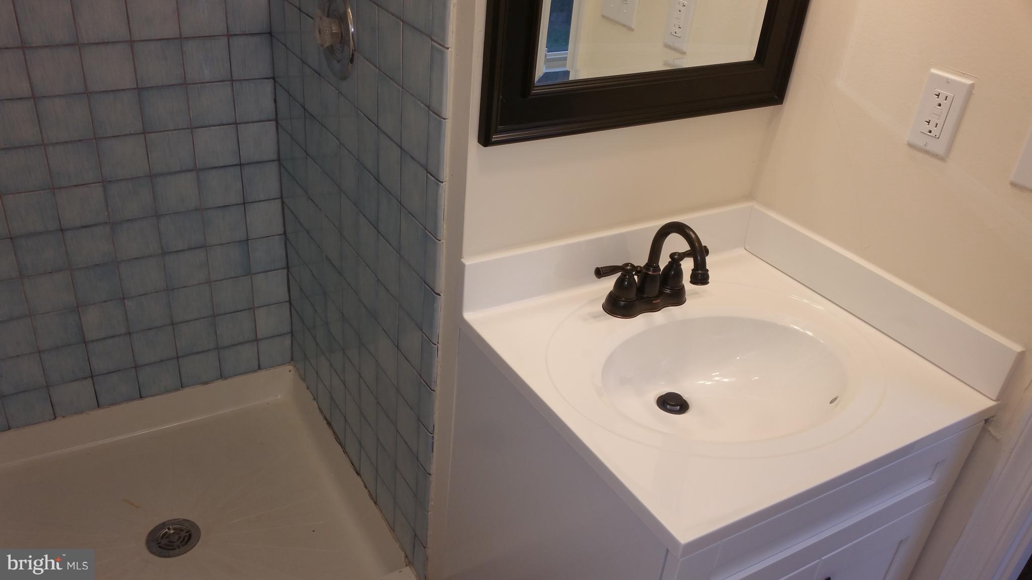 1256 Sulphur Spring Road Baltimore, MD 21227 - Photo 9 of 18 Main level full bath just off kitchen!