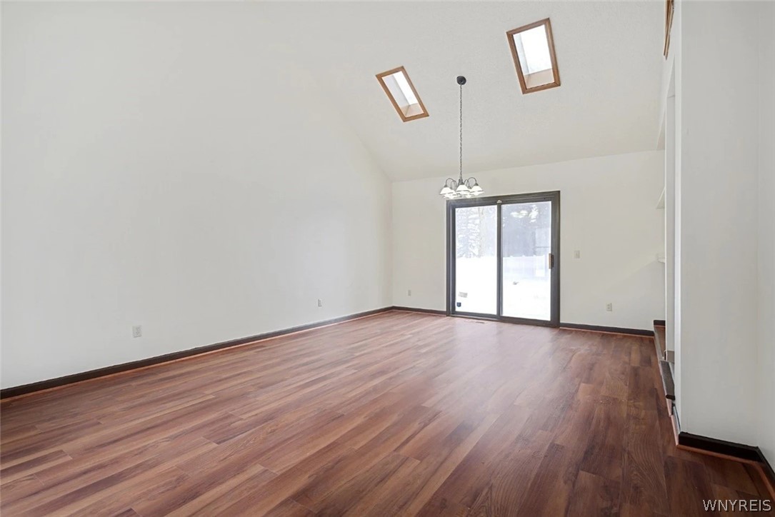 383 South Ellicott Creek Road Amherst, NY 14228 - Photo 5 of 14