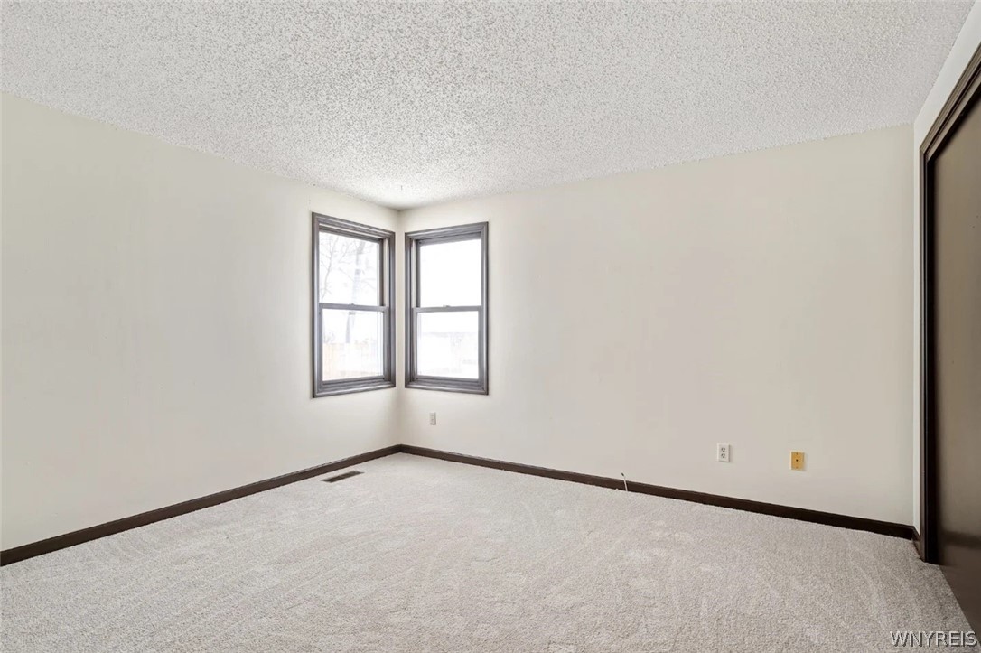 383 South Ellicott Creek Road Amherst, NY 14228 - Photo 9 of 14