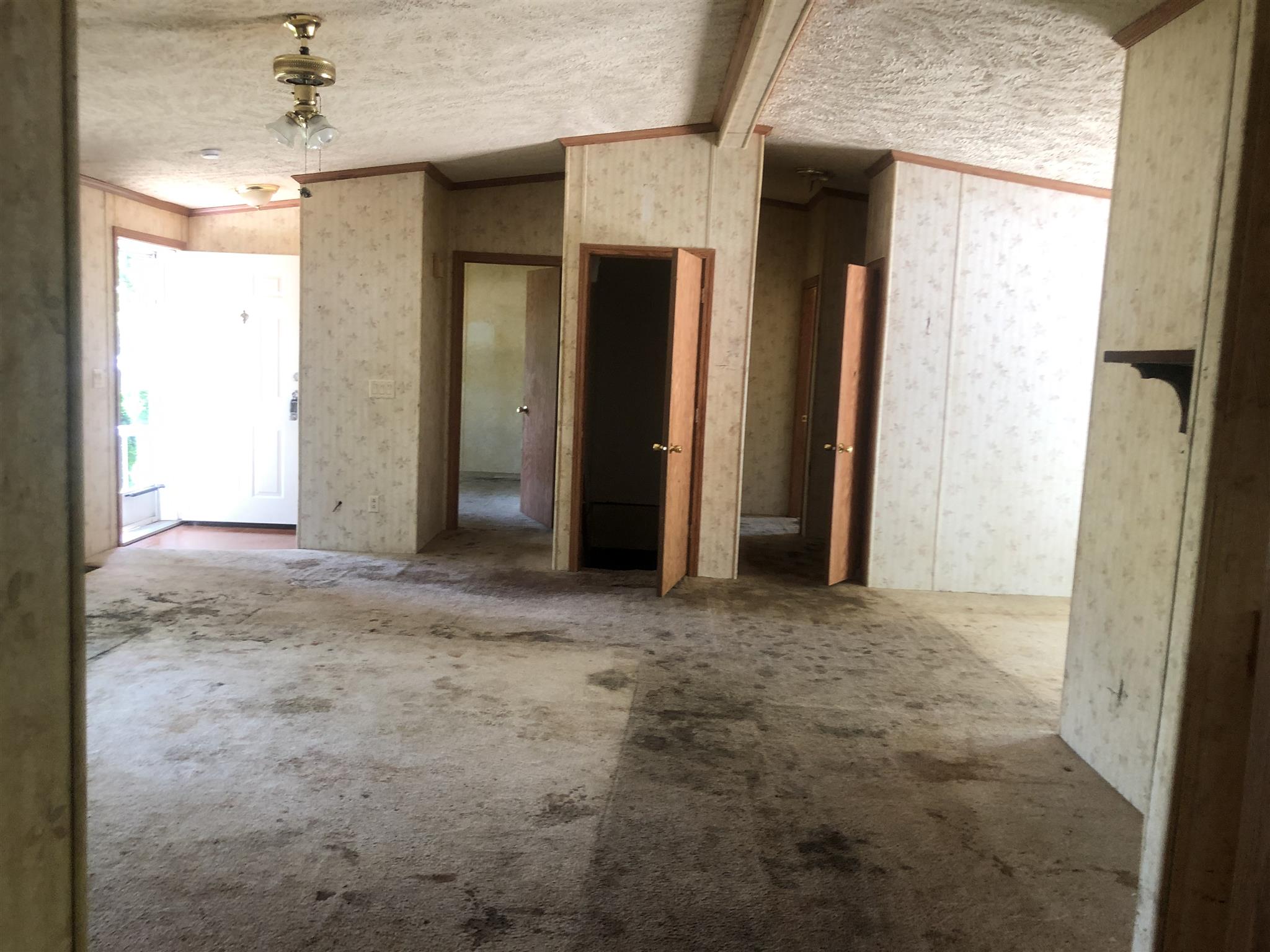 805 North Greene Road Goshen, IN 46526 - Photo 4 of 11 Gallery Image 4