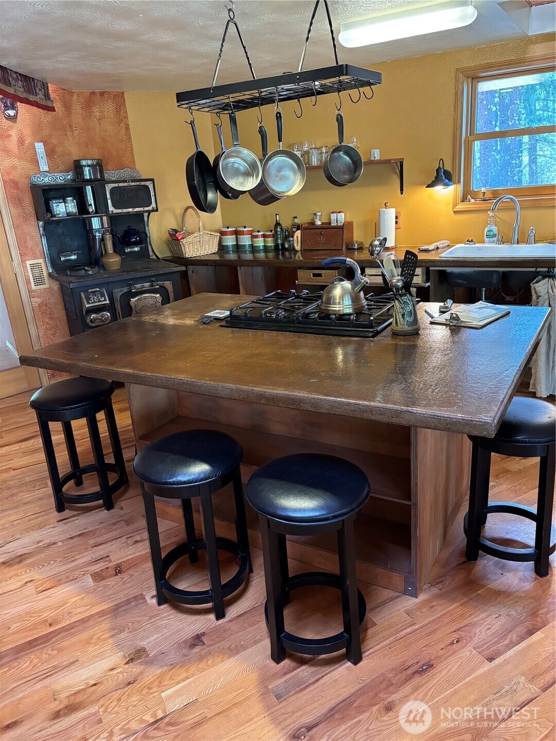 0 Big Springs Ranch Road Wenatchee, WA 98801 - Photo 8 of 26 a room with chairs and wooden floor