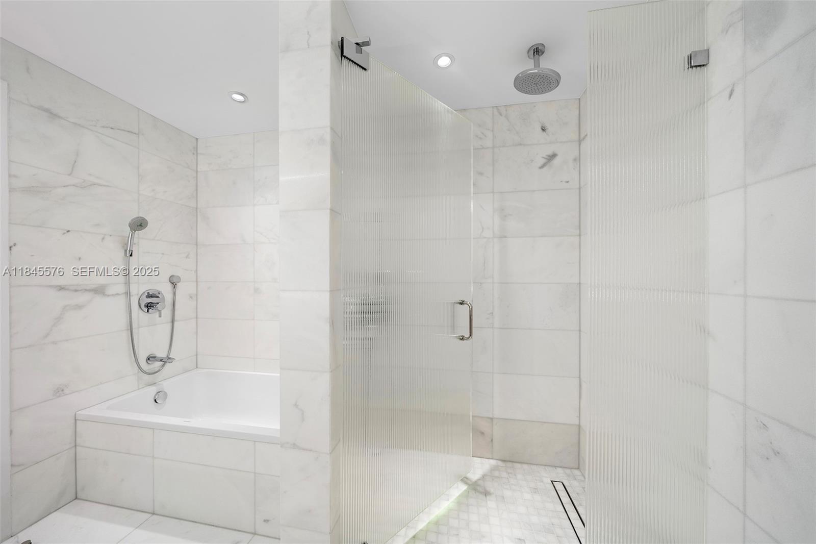 500 Alton Road, Unit 803 Miami Beach, FL 33139 - Photo 17 of 26