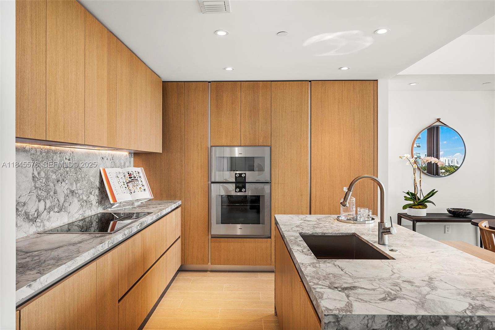 500 Alton Road, Unit 803 Miami Beach, FL 33139 - Photo 4 of 26