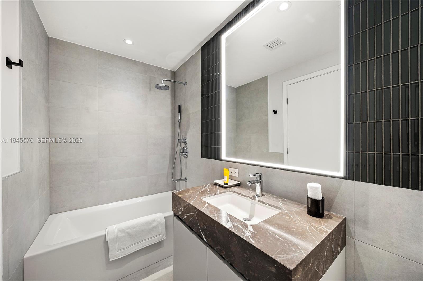 500 Alton Road, Unit 803 Miami Beach, FL 33139 - Photo 10 of 26