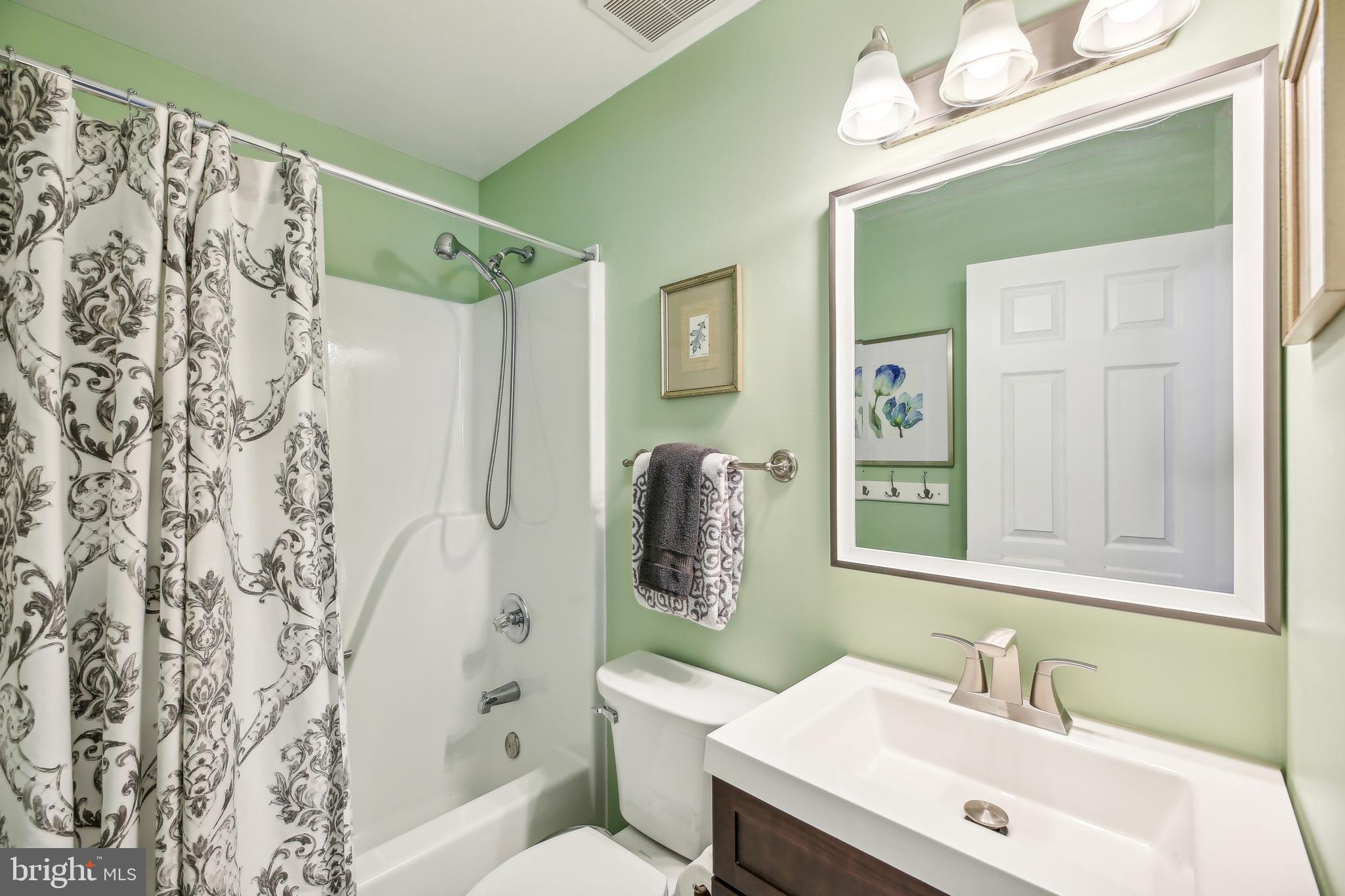 323 Dorchester Road Pasadena, MD 21122 - Photo 18 of 44 Gallery Image 18