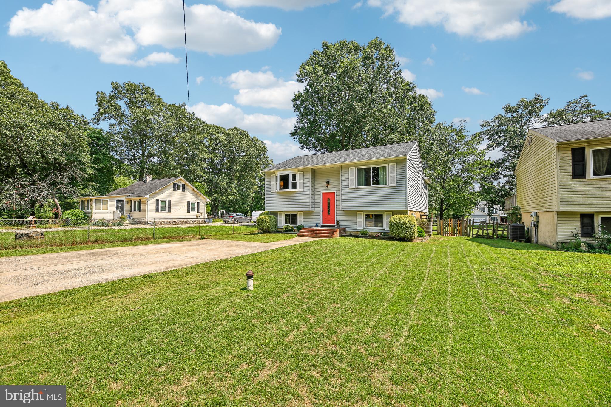 323 Dorchester Road Pasadena, MD 21122 - Photo 3 of 44 Gallery Image 3