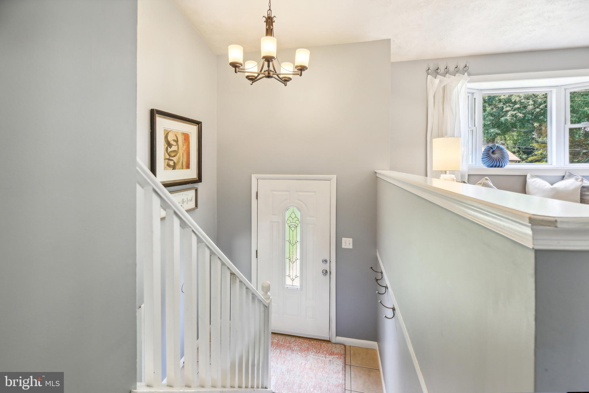 323 Dorchester Road Pasadena, MD 21122 - Photo 4 of 44 Gallery Image 4