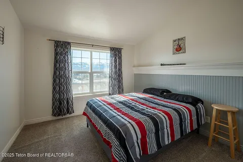 $949,000 | 1002 Lariat Drive, Etna, WY 83118