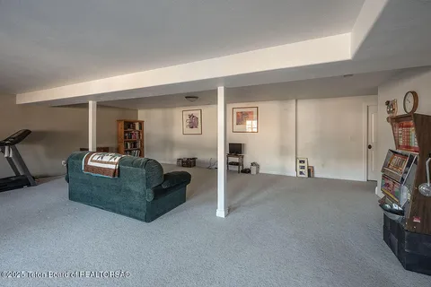 $949,000 | 1002 Lariat Drive, Etna, WY 83118