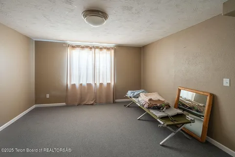 $949,000 | 1002 Lariat Drive, Etna, WY 83118