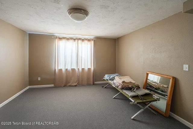 $949,000 | 1002 Lariat Drive, Etna, WY 83118