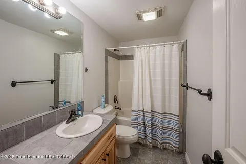 $949,000 | 1002 Lariat Drive, Etna, WY 83118