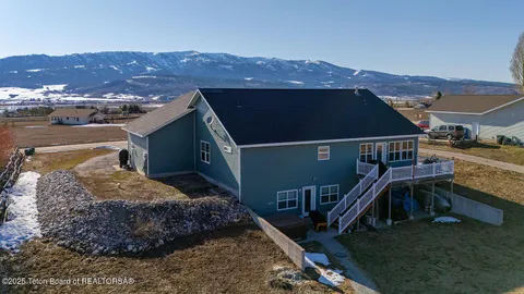 $949,000 | 1002 Lariat Drive, Etna, WY 83118