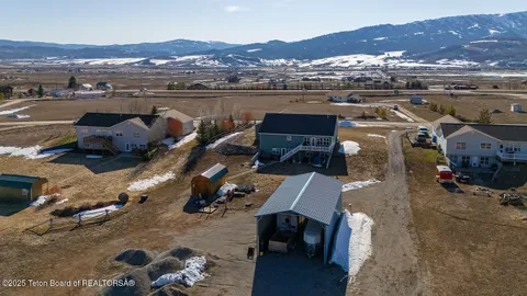 $949,000 | 1002 Lariat Drive, Etna, WY 83118