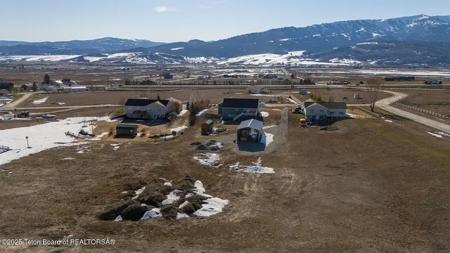 $949,000 | 1002 Lariat Drive, Etna, WY 83118