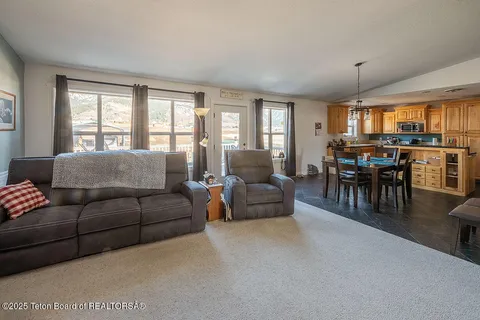 $949,000 | 1002 Lariat Drive, Etna, WY 83118