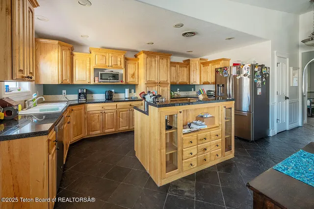 $949,000 | 1002 Lariat Drive, Etna, WY 83118