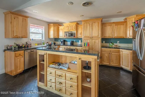 $949,000 | 1002 Lariat Drive, Etna, WY 83118