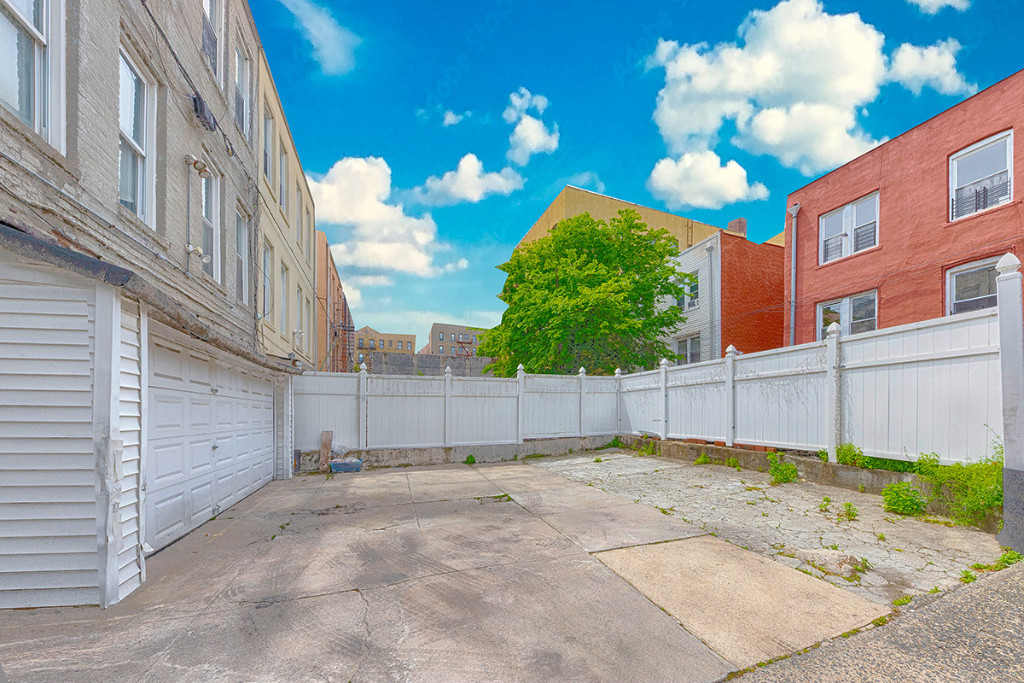 1317 St Lawrence Avenue Bronx, NY 10472 - Photo 4 of 6 Photo 4