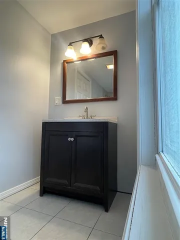 $2,450 | 82-84 Maple Avenue, Unit 2, Wallington, NJ 07057