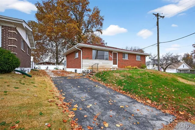 $150,000 | 6902 Howdershell Road, Hazelwood, MO 63042