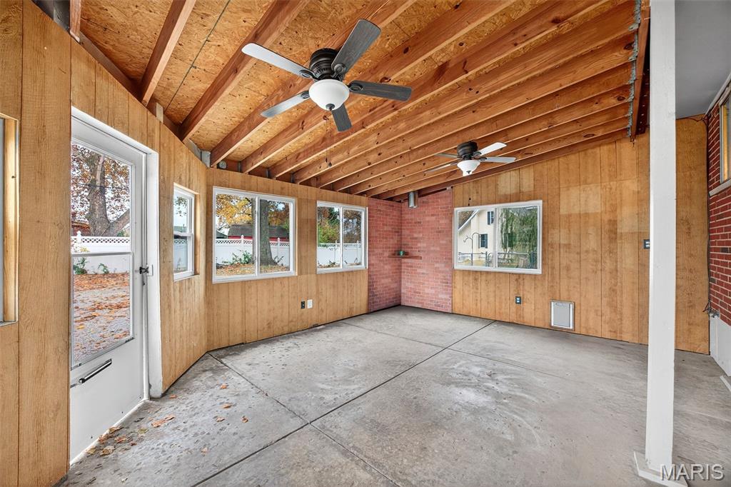 6902 Howdershell Road Hazelwood, MO 63042 - Photo 27 of 41