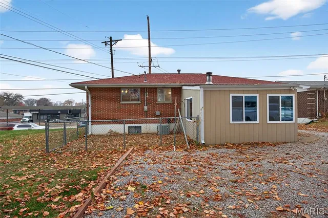 $150,000 | 6902 Howdershell Road, Hazelwood, MO 63042