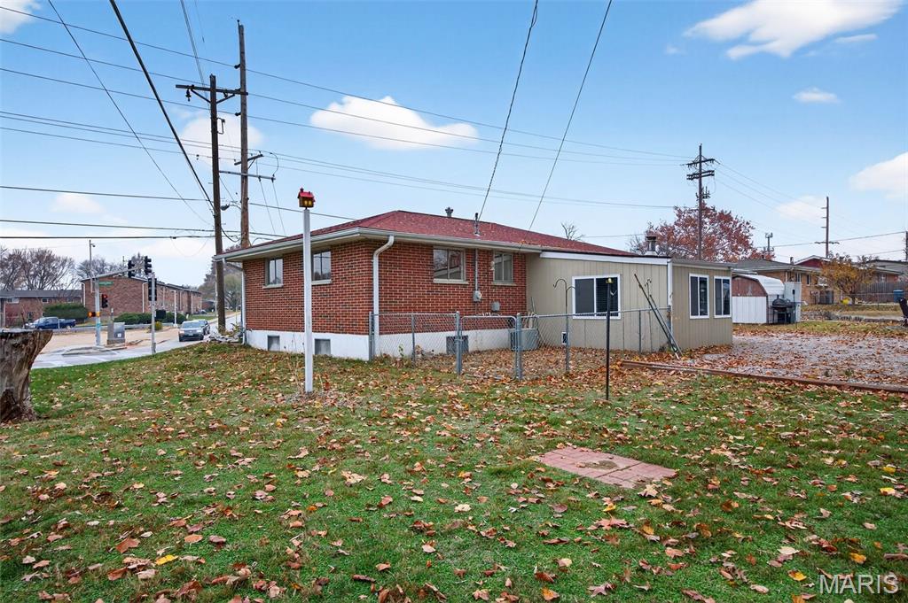 6902 Howdershell Road Hazelwood, MO 63042 - Photo 37 of 41