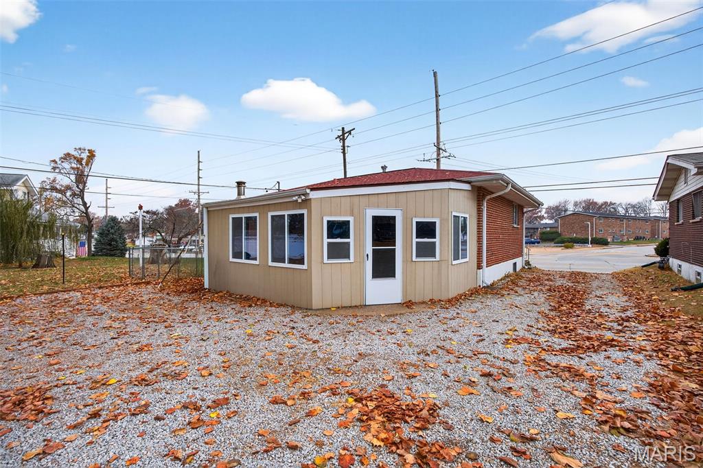 6902 Howdershell Road Hazelwood, MO 63042 - Photo 38 of 41