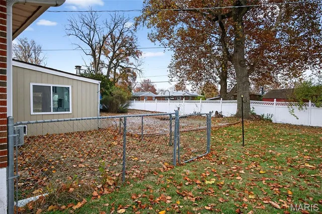 $150,000 | 6902 Howdershell Road, Hazelwood, MO 63042