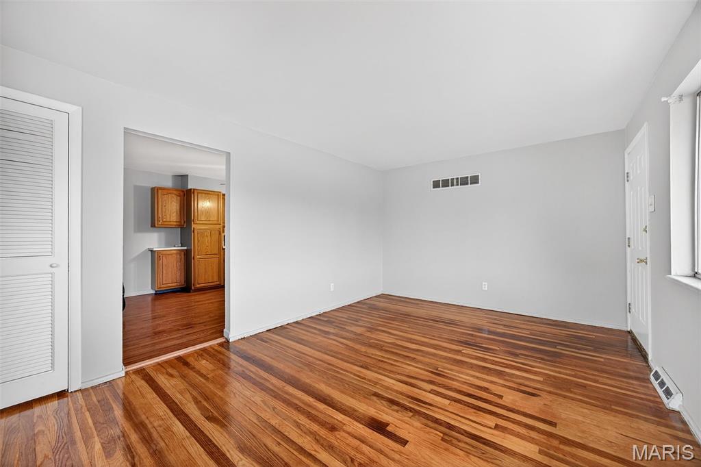 6902 Howdershell Road Hazelwood, MO 63042 - Photo 6 of 41