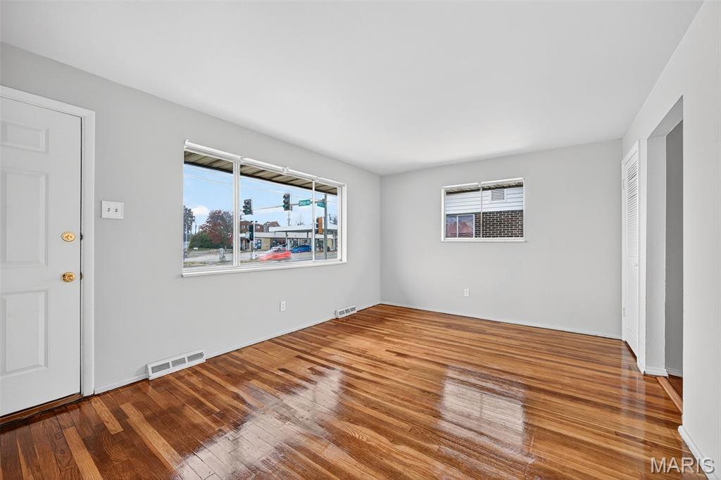 6902 Howdershell Road Hazelwood, MO 63042 - Photo 8 of 41