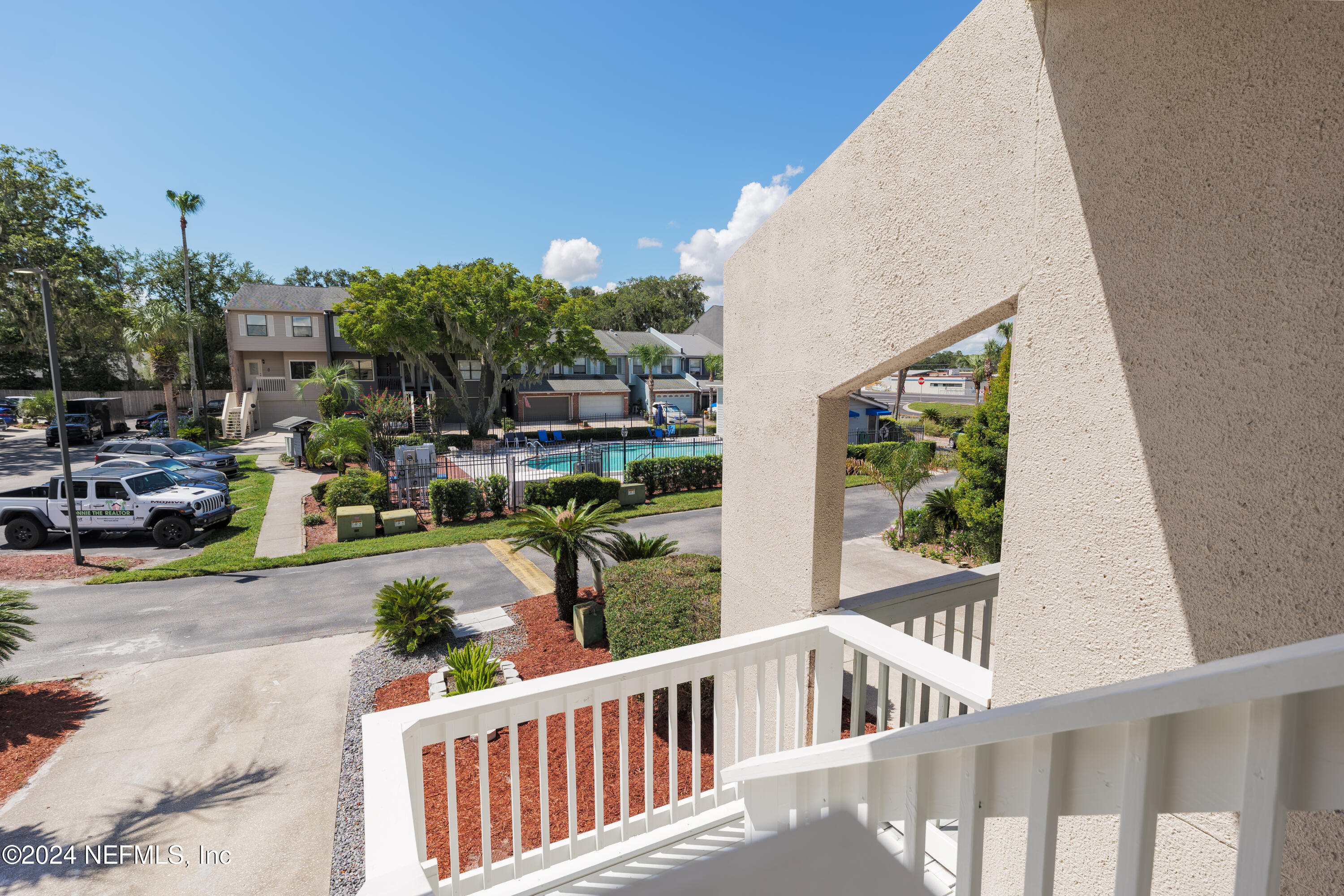 327 Scenic Point Lane Fleming Island, FL 32003 - Photo 9 of 54 20240826-P1900134-HDR