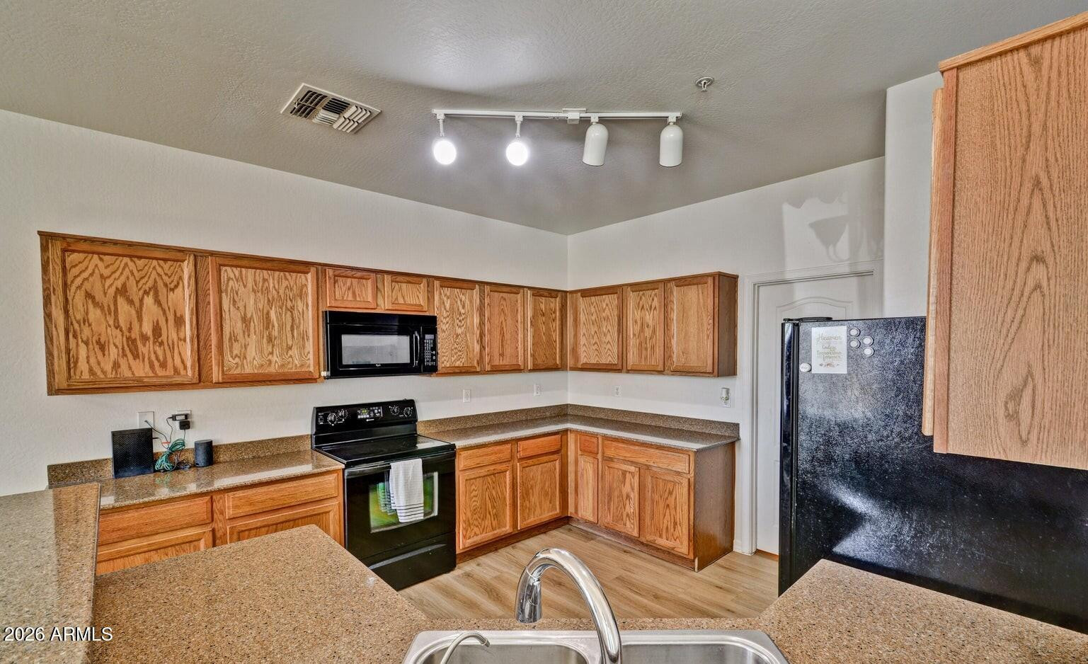 8169 West Groom Creek Road Phoenix, AZ 85043 - Photo 8 of 23 Photo #8