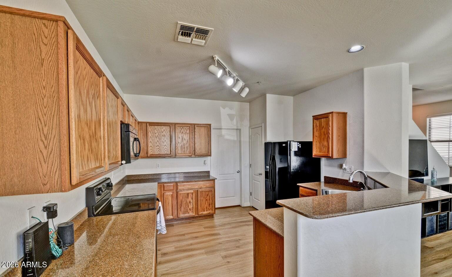 8169 West Groom Creek Road Phoenix, AZ 85043 - Photo 9 of 23 Photo #9