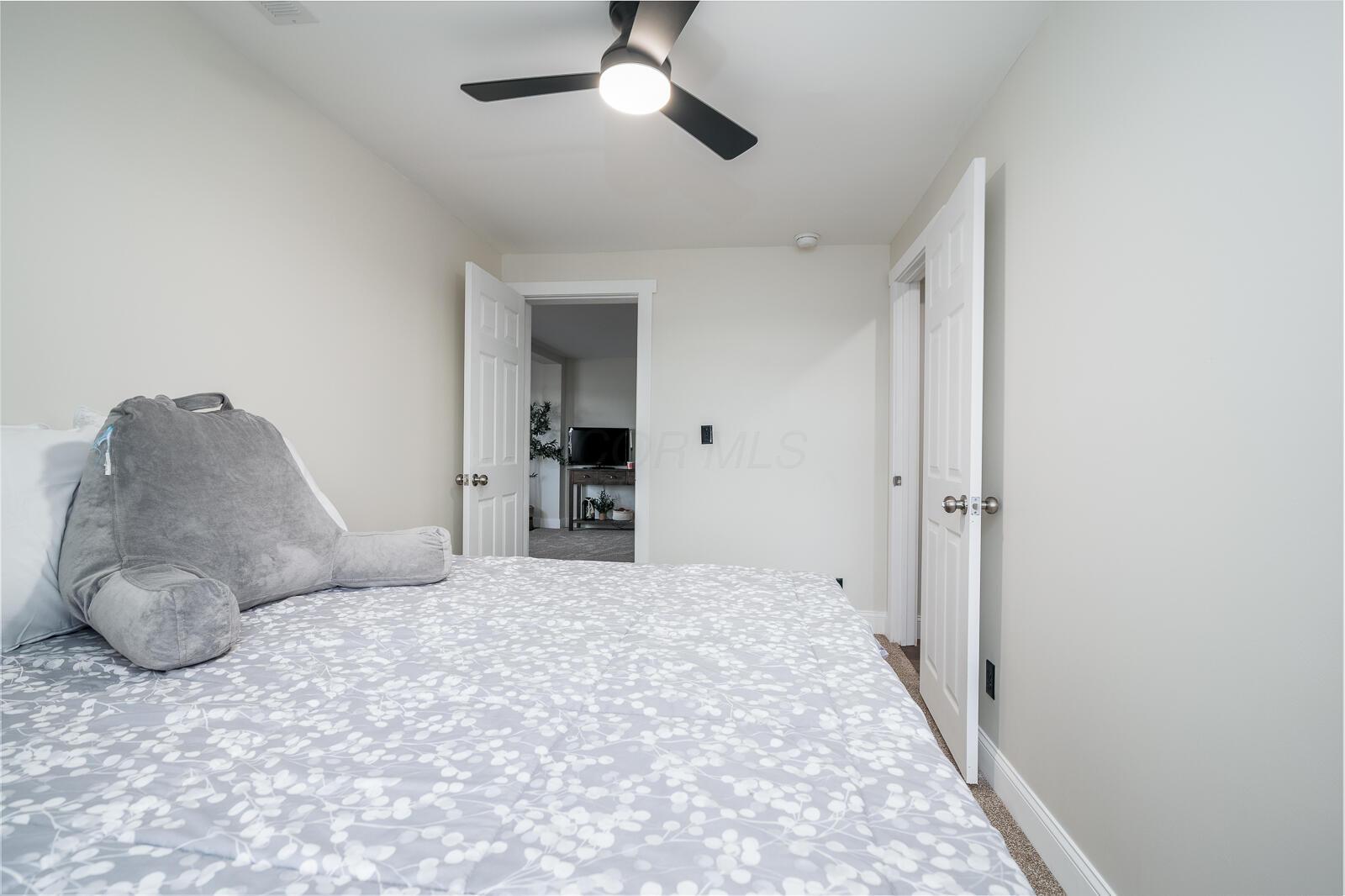 13450 Lockbourne Eastern Road Ashville, OH 43103 - Photo 21 of 30 first floor bedroom with bathroom